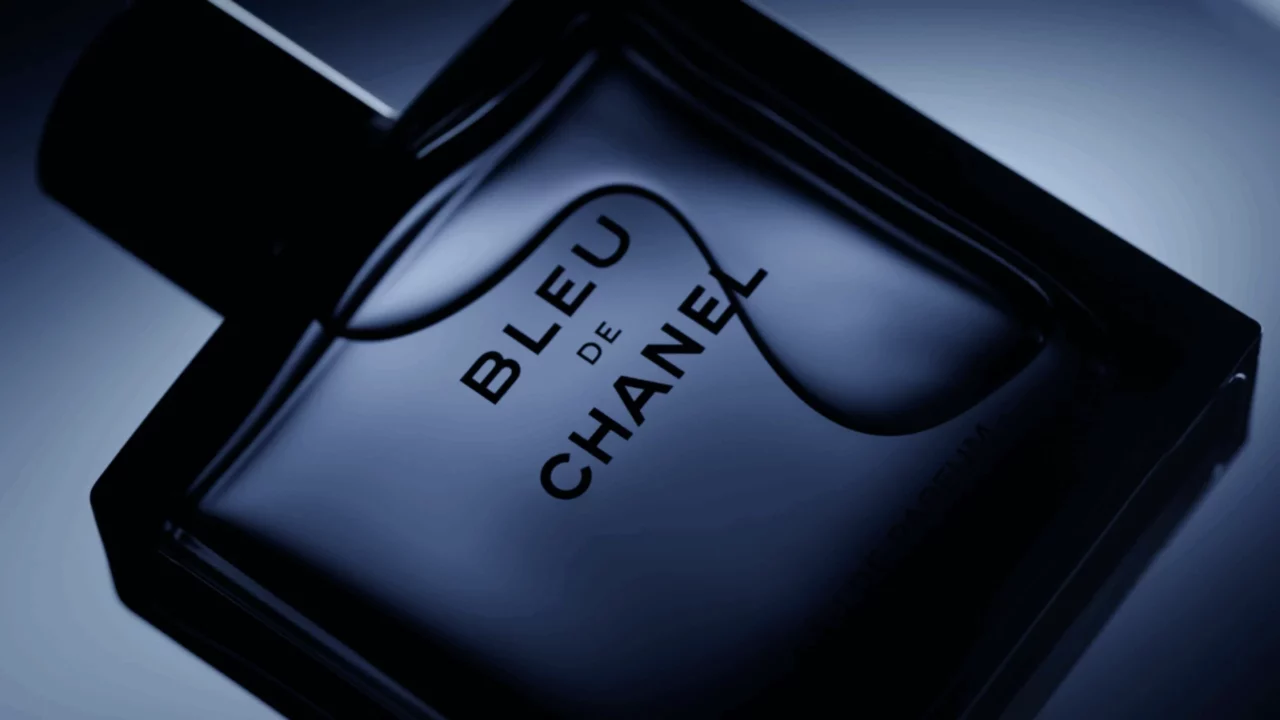 Chanel — Bleu