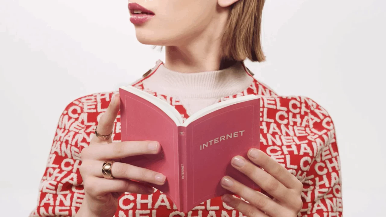 Chanel — Internet